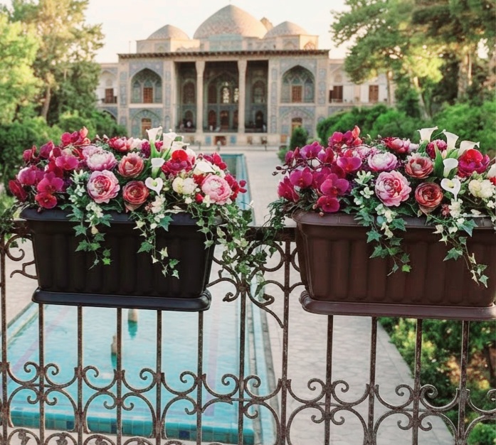 راهنمای کامل انتخاب گلدان مناسب برای گیاهان آپارتمانی (بر اساس نوع گیاه و محیط خانه)