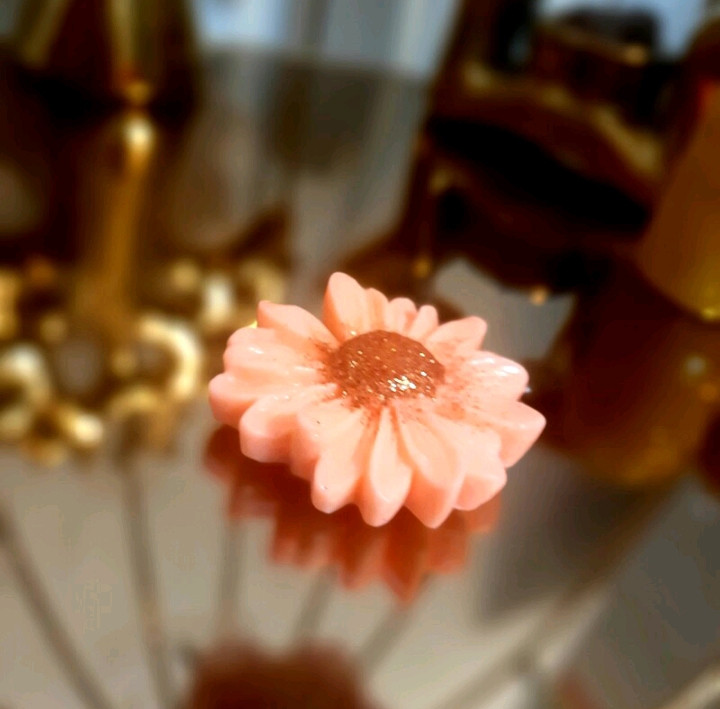 شمع گل بابونه متنوع طرح وسط صورتی