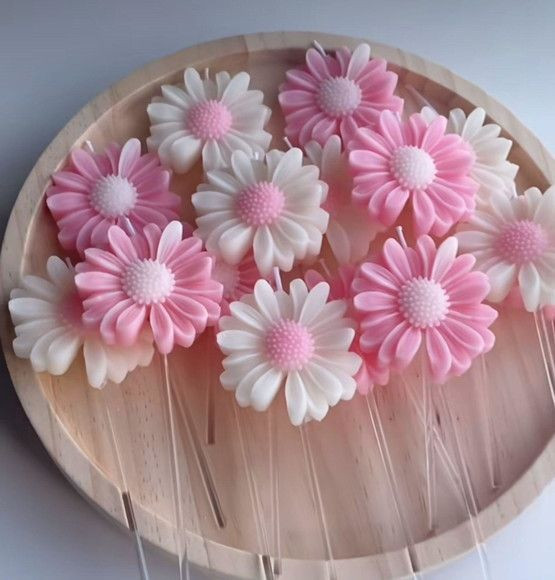 شمع بابونه فانتزی طرح گل نرگس مناسب تزیین سفره و هدیه🌼🕯️❤️ - تولید کننده شمع
